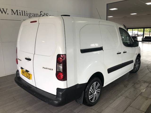 2017 Peugeot Partner 750 SE 1.6 BlueHDi 100 Van